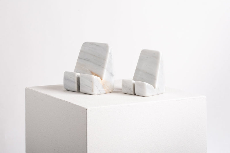 PHONE HOLDER IN MARBLE - THE WILD SHOWCASE